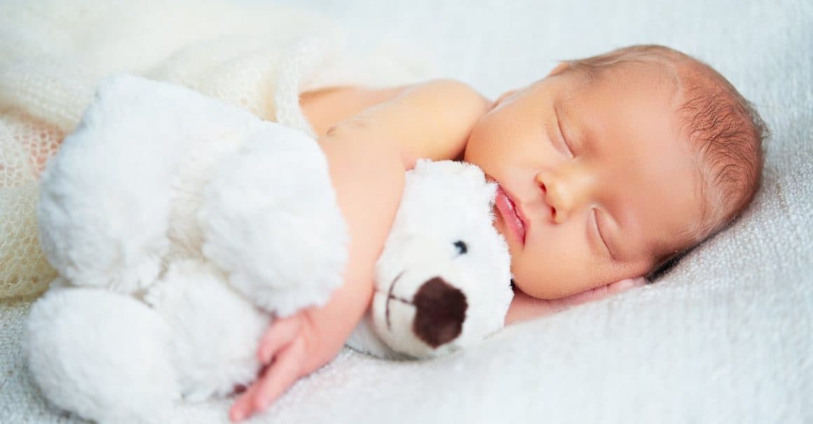 When Can a Baby Sleep With Lovey? 5 Things to Consider