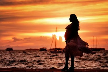 silhoutte of a pregnant woman